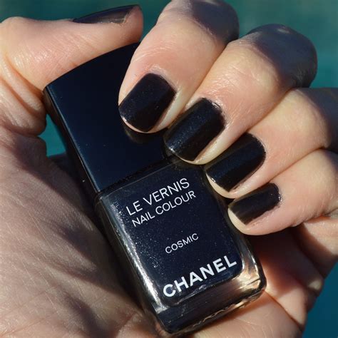 chanel nagellack base coat|Chanel nail polish.